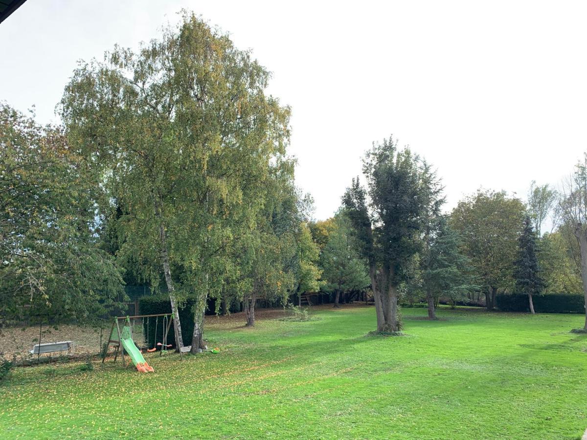 Appartement Familial Au Bord De La Marne, Jardin 8000M2, Piscine, Court De Tennis, Terrasse, Parking Gratuit Proche Disneyland Isles-lès-Villenoy Kültér fotó
