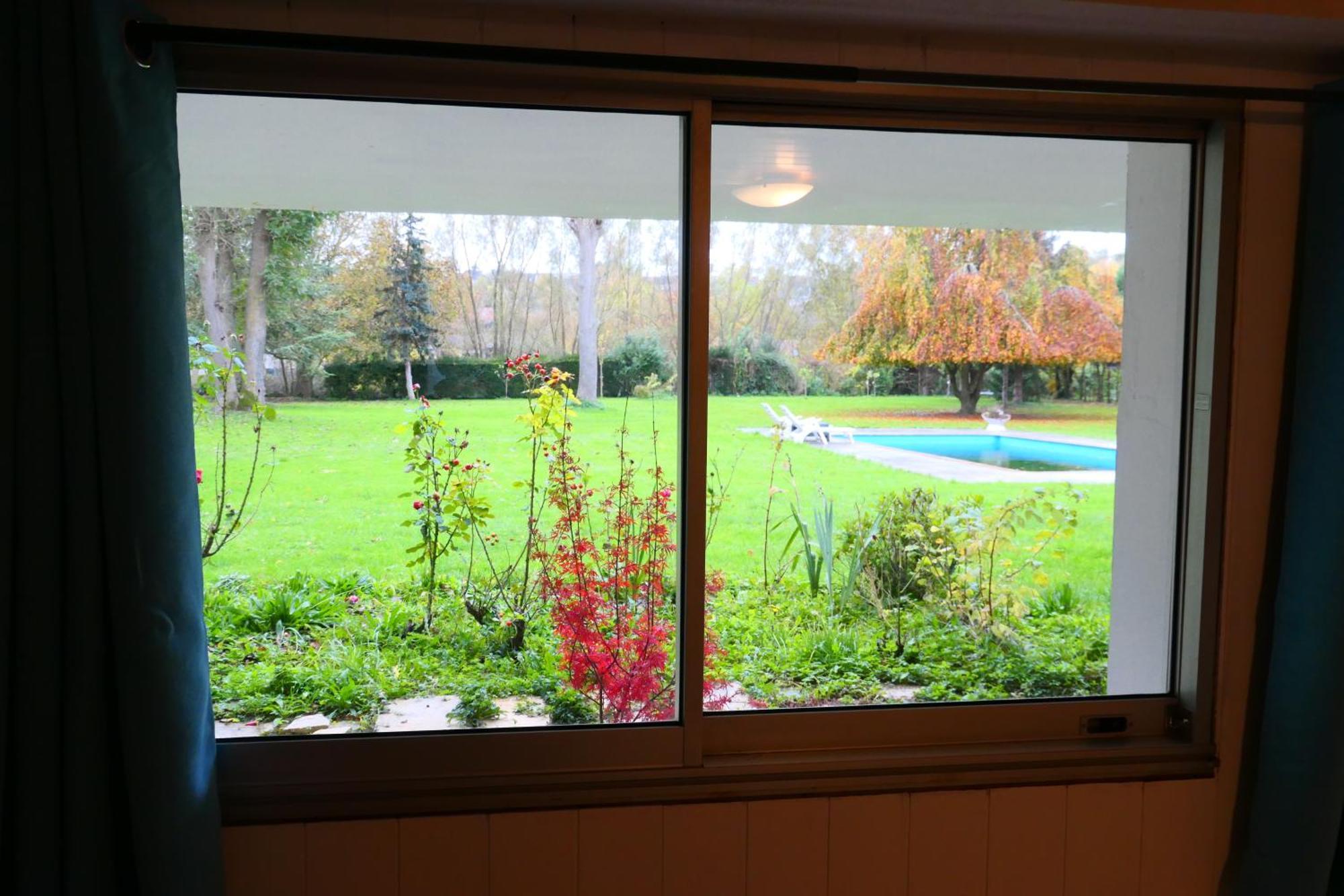 Appartement Familial Au Bord De La Marne, Jardin 8000M2, Piscine, Court De Tennis, Terrasse, Parking Gratuit Proche Disneyland Isles-lès-Villenoy Kültér fotó