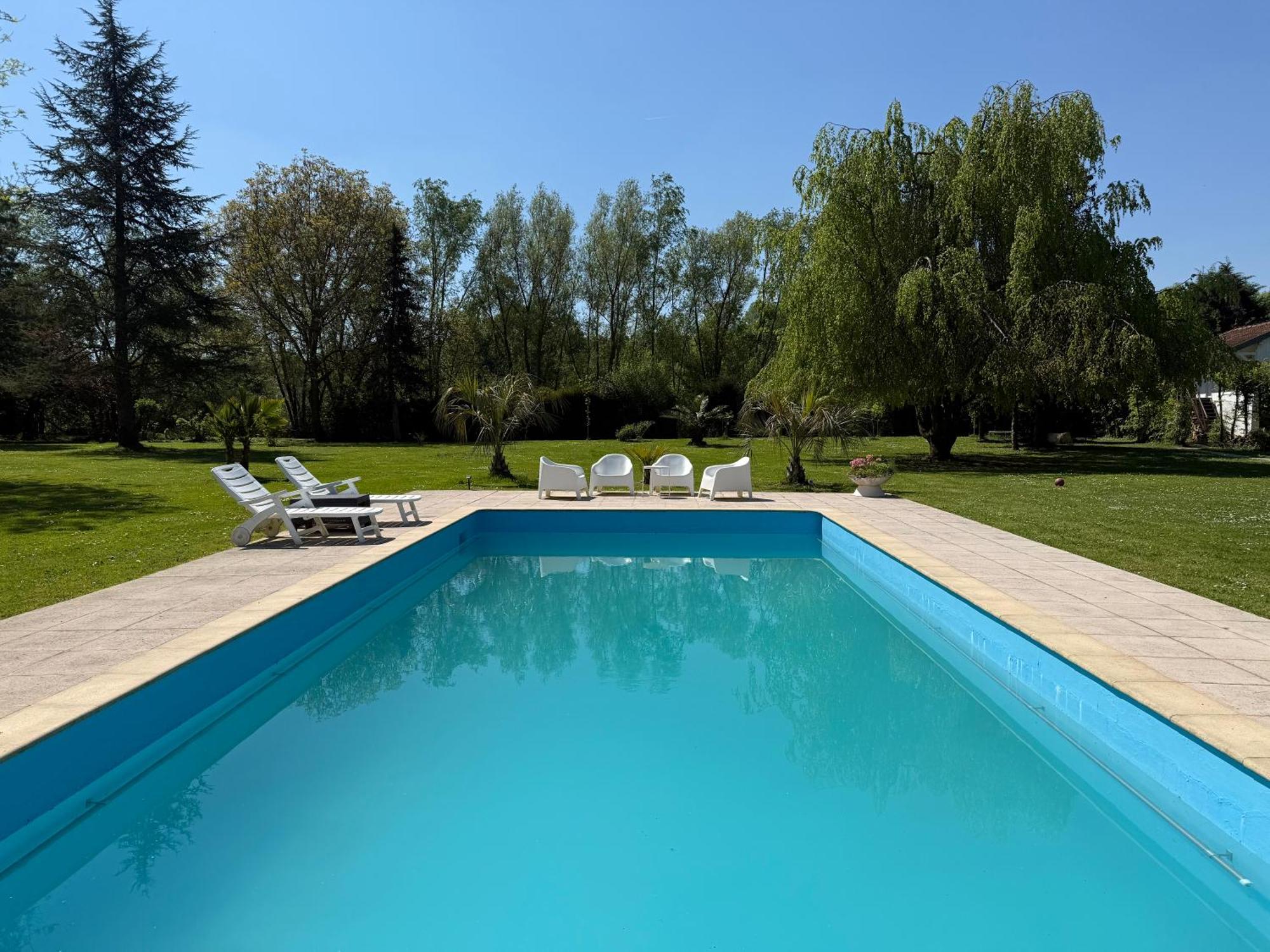 Appartement Familial Au Bord De La Marne, Jardin 8000M2, Piscine, Court De Tennis, Terrasse, Parking Gratuit Proche Disneyland Isles-lès-Villenoy Kültér fotó