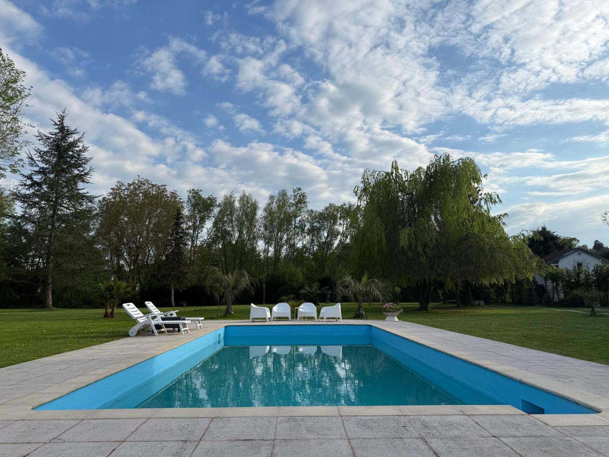 Appartement Familial Au Bord De La Marne, Jardin 8000M2, Piscine, Court De Tennis, Terrasse, Parking Gratuit Proche Disneyland Isles-lès-Villenoy Kültér fotó