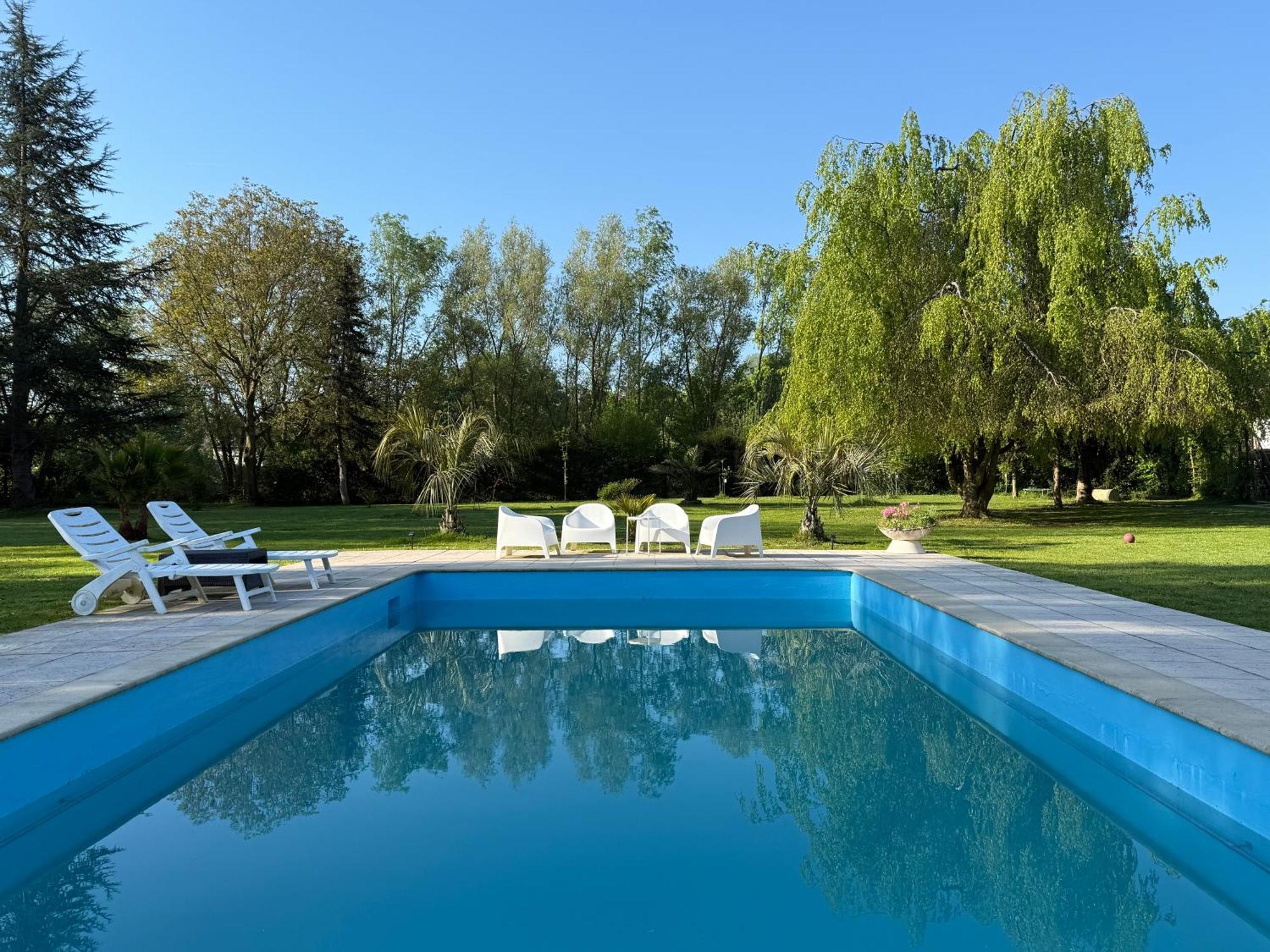Appartement Familial Au Bord De La Marne, Jardin 8000M2, Piscine, Court De Tennis, Terrasse, Parking Gratuit Proche Disneyland Isles-lès-Villenoy Kültér fotó
