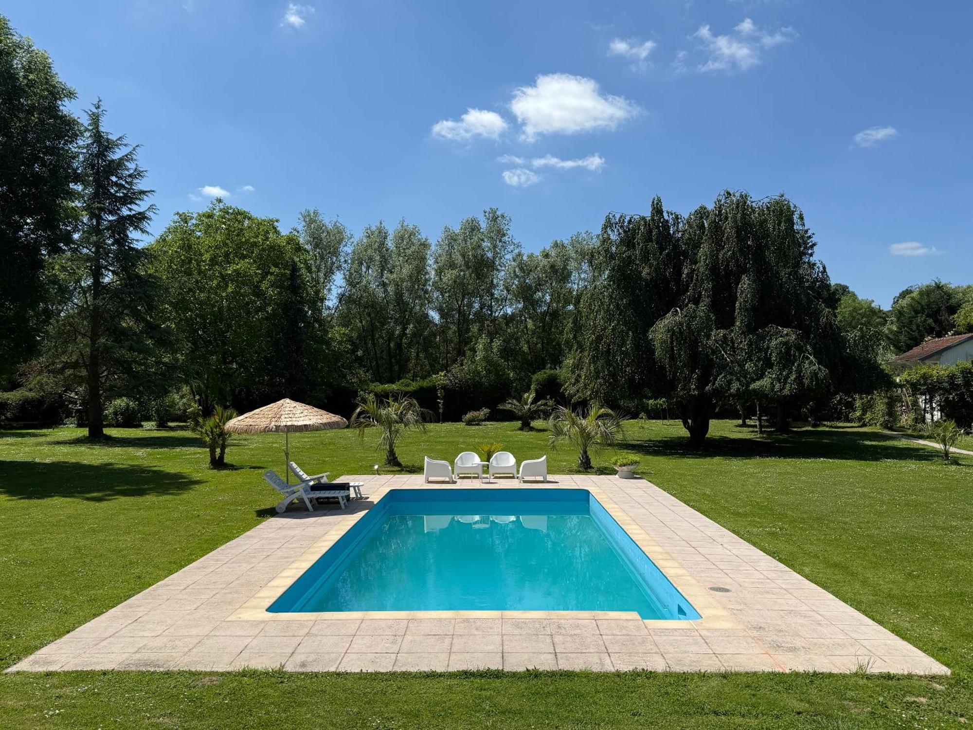 Appartement Familial Au Bord De La Marne, Jardin 8000M2, Piscine, Court De Tennis, Terrasse, Parking Gratuit Proche Disneyland Isles-lès-Villenoy Kültér fotó
