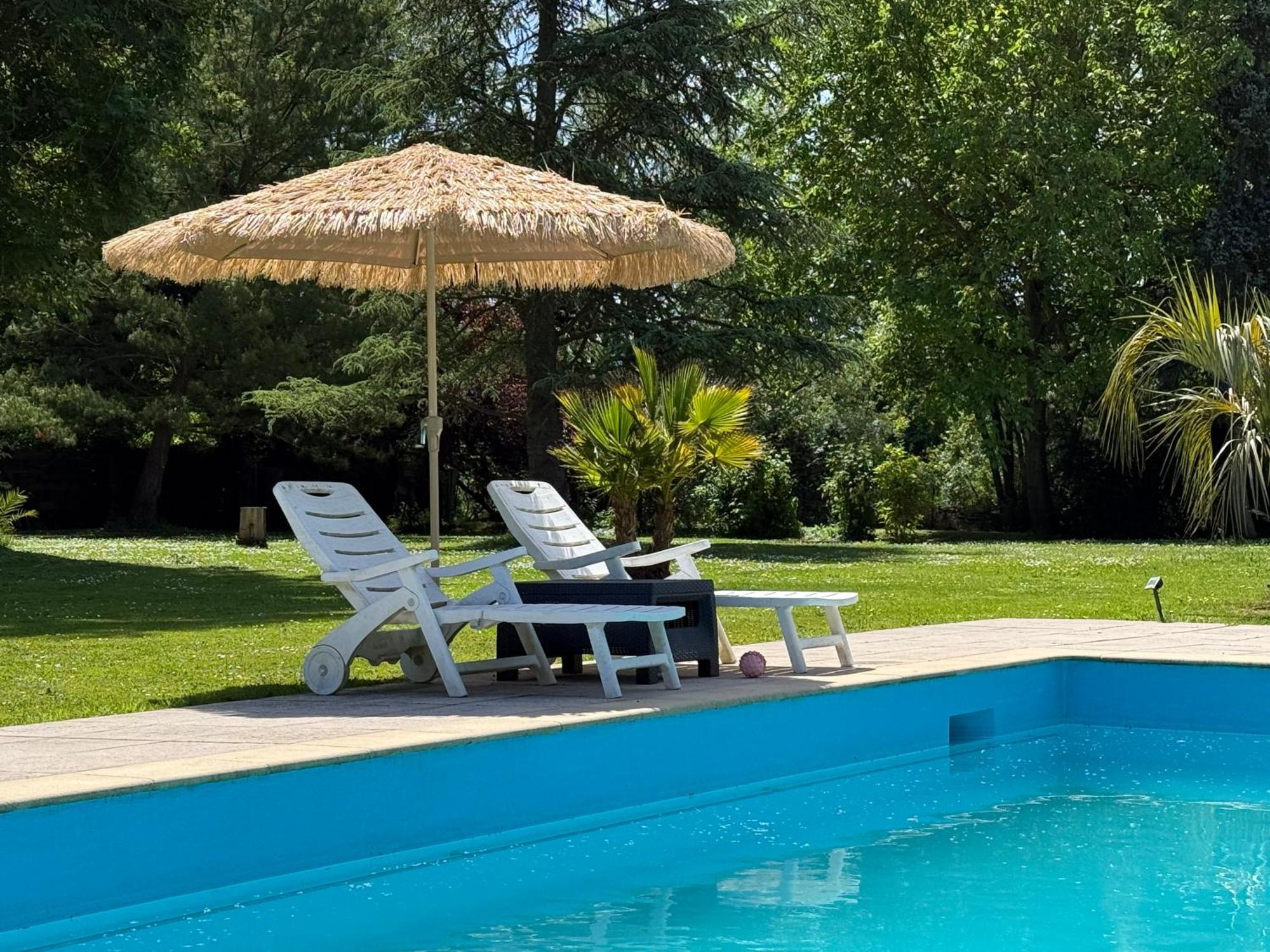 Appartement Familial Au Bord De La Marne, Jardin 8000M2, Piscine, Court De Tennis, Terrasse, Parking Gratuit Proche Disneyland Isles-lès-Villenoy Kültér fotó